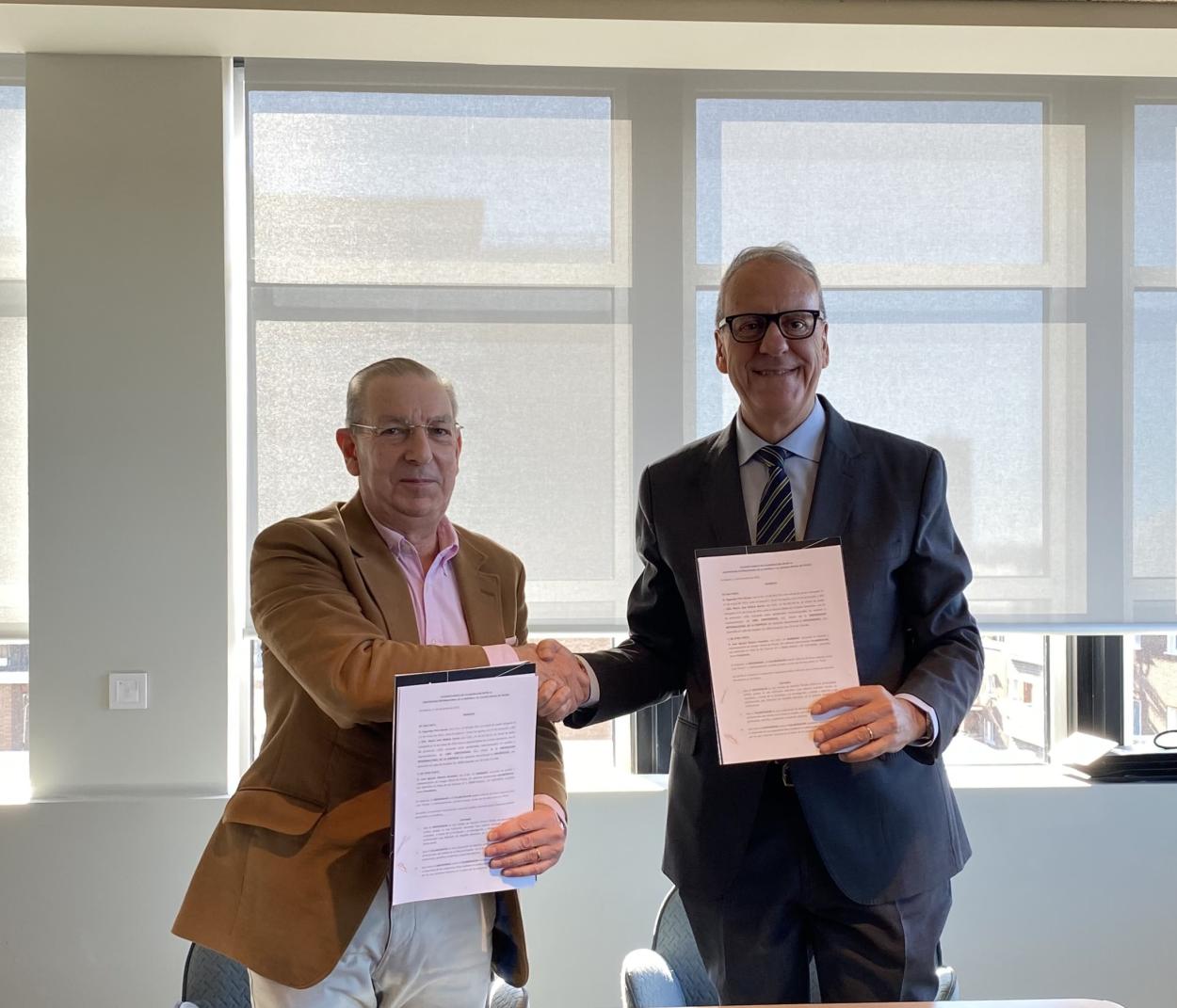 Firma Convenio Físicos