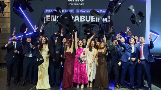 Primeros egresados de Grado de UNIE Primeros egresados de Grado de UNIE