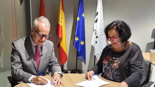 Nuevo acuerdo de colaboración con AMECE para impulsar la formación en Enfermería Escolar a los estudiantes del grado en Enfermería