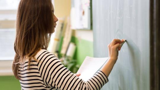 Cómo pasar de profesor de primaria a secundaria: estrategias y consejos clave