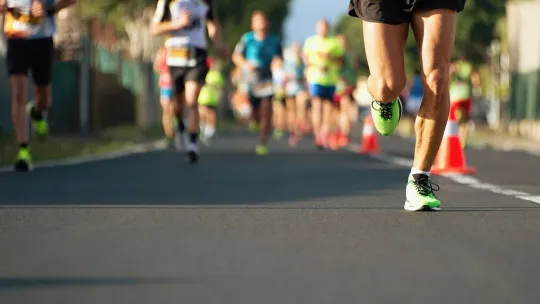 Reducción del estrés y la ansiedad: beneficios psicológicos del deporte en estudiantes
