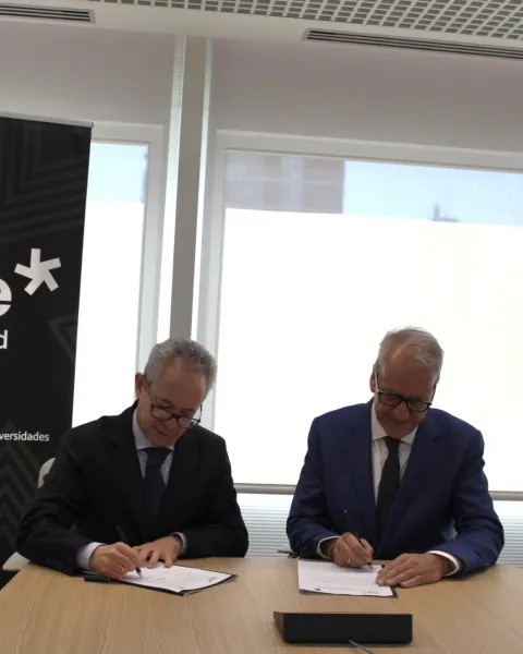 Firma Convenio IBERO y UNIE