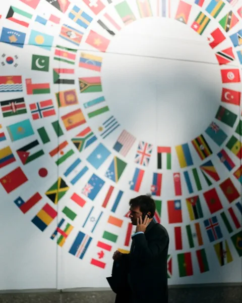 Descubre en qué trabajan los que estudian Relaciones Internacionales