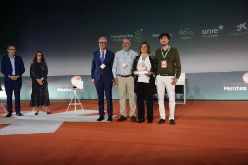 Rector de UNIE Universidad entregó el Premio Competencia Digital Rector de UNIE Universidad entregó el Premio Competencia Digital