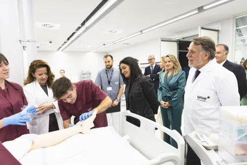 inauguración del Campus de Salud de UNIE Universidad