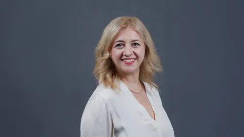 Leticia León